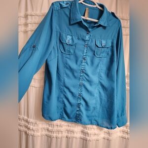 Women's Blue Button-Up Shirt. 1X.  Firm On Price.